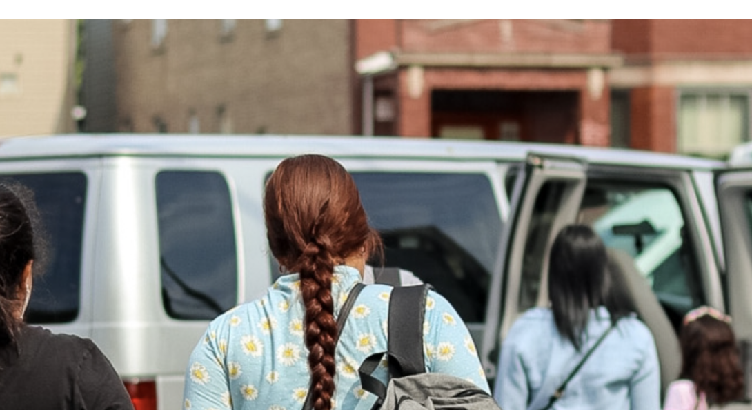 Photo of migrants arriving in Chicago, the welcoming city.